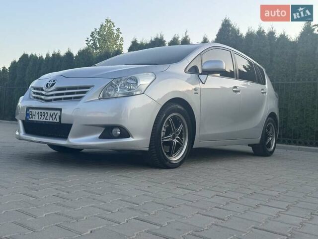 Серый Тойота Версо, объемом двигателя 2.23 л и пробегом 192 тыс. км за 8999 $, фото 47 на Automoto.ua
