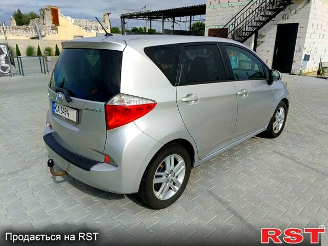 Серый Тойота Версо, объемом двигателя 1.4 л и пробегом 250 тыс. км за 8000 $, фото 4 на Automoto.ua