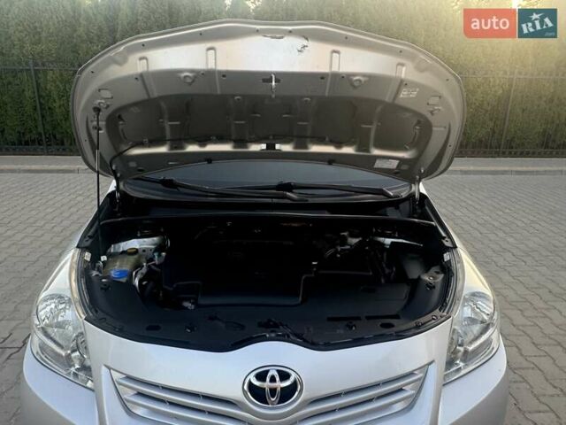 Серый Тойота Версо, объемом двигателя 2.23 л и пробегом 192 тыс. км за 8999 $, фото 84 на Automoto.ua