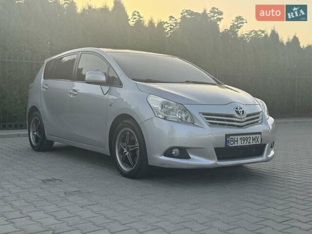 Серый Тойота Версо, объемом двигателя 2.23 л и пробегом 192 тыс. км за 8999 $, фото 56 на Automoto.ua