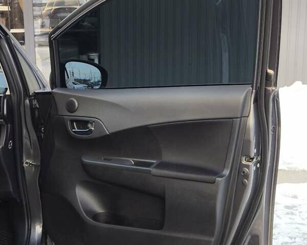 Серый Тойота Версо, объемом двигателя 1.4 л и пробегом 115 тыс. км за 9700 $, фото 29 на Automoto.ua