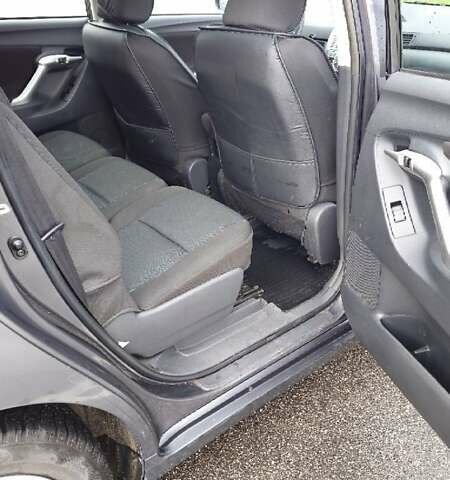 Серый Тойота Версо, объемом двигателя 1.8 л и пробегом 244 тыс. км за 11000 $, фото 1 на Automoto.ua