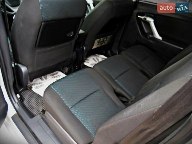 Серый Тойота Версо, объемом двигателя 2.23 л и пробегом 265 тыс. км за 8950 $, фото 17 на Automoto.ua