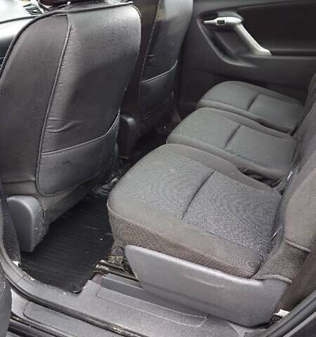 Серый Тойота Версо, объемом двигателя 1.8 л и пробегом 244 тыс. км за 11000 $, фото 8 на Automoto.ua