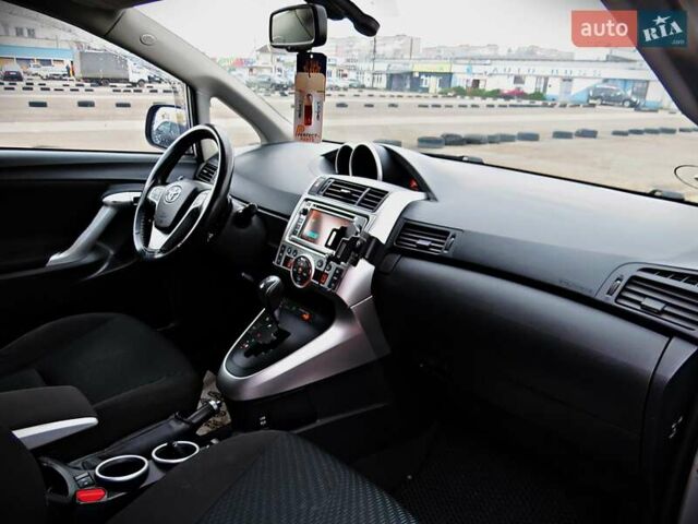 Серый Тойота Версо, объемом двигателя 2.23 л и пробегом 265 тыс. км за 8950 $, фото 20 на Automoto.ua