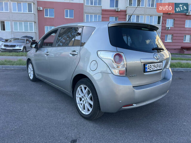 Серый Тойота Версо, объемом двигателя 2.2 л и пробегом 167 тыс. км за 10700 $, фото 8 на Automoto.ua