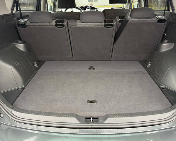 Сірий Тойота Версо, об'ємом двигуна 1.6 л та пробігом 183 тис. км за 10200 $, фото 20 на Automoto.ua