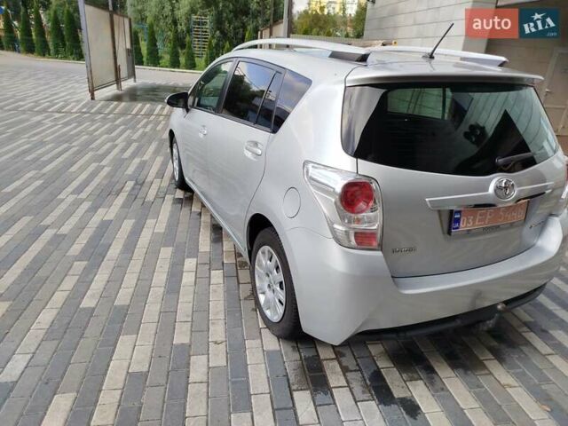 Сірий Тойота Версо, об'ємом двигуна 2 л та пробігом 233 тис. км за 10500 $, фото 11 на Automoto.ua