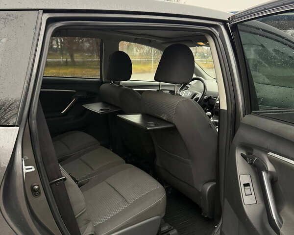 Сірий Тойота Версо, об'ємом двигуна 1.6 л та пробігом 183 тис. км за 10200 $, фото 22 на Automoto.ua