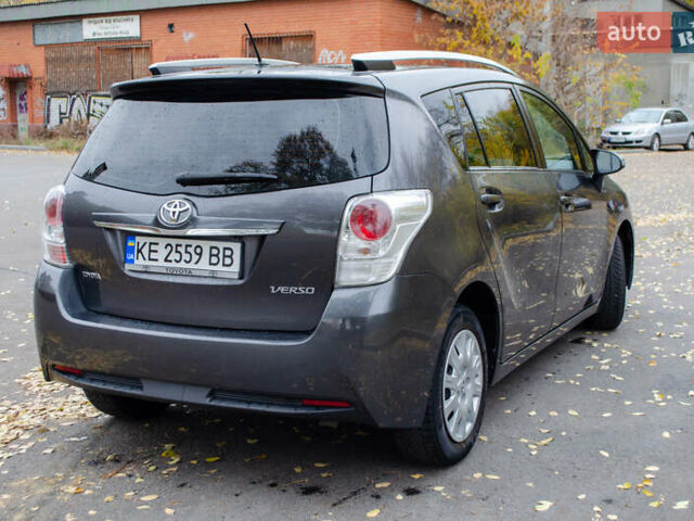 Серый Тойота Версо, объемом двигателя 1.6 л и пробегом 237 тыс. км за 10500 $, фото 3 на Automoto.ua