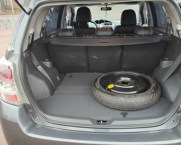 Сірий Тойота Версо, об'ємом двигуна 1.6 л та пробігом 253 тис. км за 12800 $, фото 15 на Automoto.ua