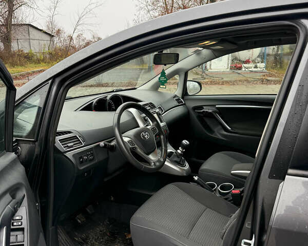 Сірий Тойота Версо, об'ємом двигуна 1.6 л та пробігом 183 тис. км за 10200 $, фото 18 на Automoto.ua
