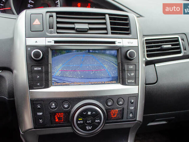 Серый Тойота Версо, объемом двигателя 1.6 л и пробегом 237 тыс. км за 10500 $, фото 6 на Automoto.ua