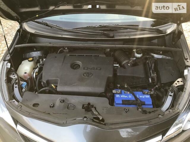 Серый Тойота Версо, объемом двигателя 2 л и пробегом 168 тыс. км за 11650 $, фото 46 на Automoto.ua