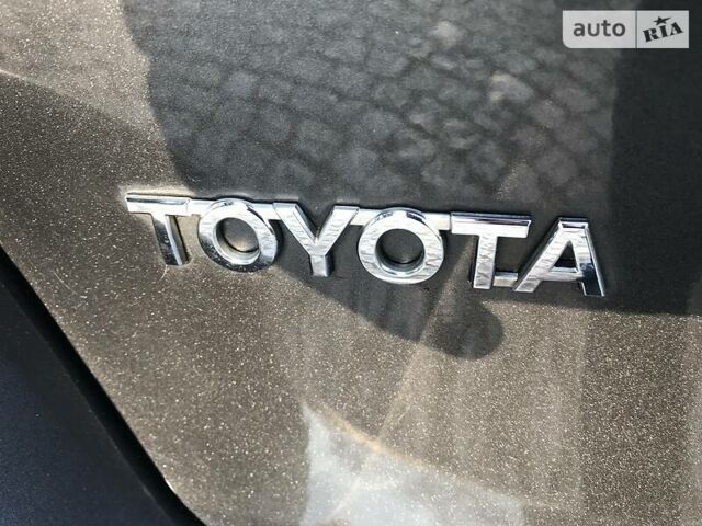 Серый Тойота Версо, объемом двигателя 2 л и пробегом 168 тыс. км за 11650 $, фото 32 на Automoto.ua