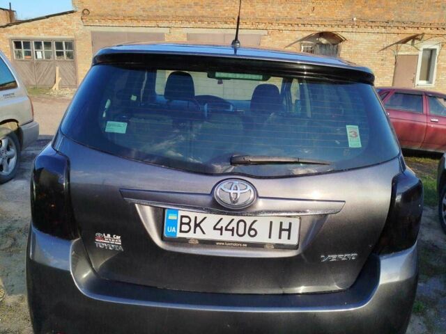 Серый Тойота Версо, объемом двигателя 1.6 л и пробегом 244 тыс. км за 11500 $, фото 2 на Automoto.ua