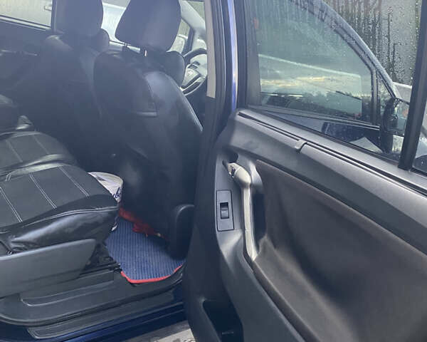 Синий Тойота Версо, объемом двигателя 2.2 л и пробегом 250 тыс. км за 8000 $, фото 22 на Automoto.ua