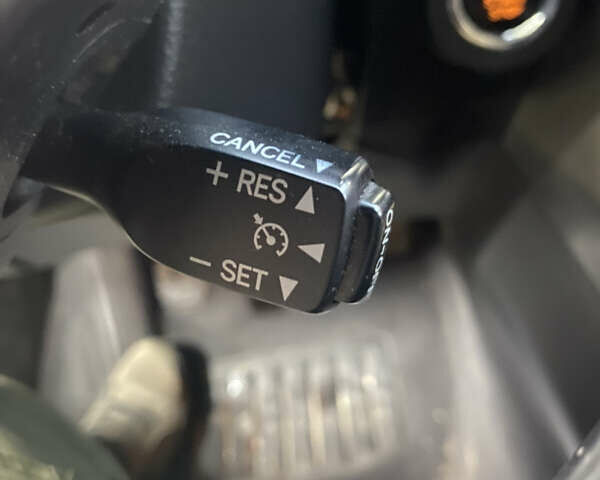 Синий Тойота Версо, объемом двигателя 2.2 л и пробегом 250 тыс. км за 8000 $, фото 9 на Automoto.ua