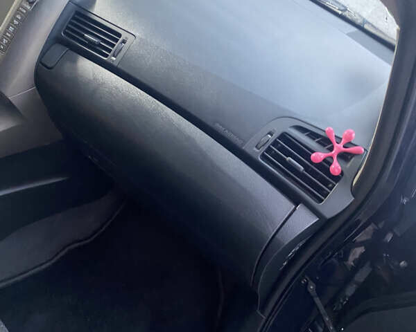 Синий Тойота Версо, объемом двигателя 2.2 л и пробегом 250 тыс. км за 8000 $, фото 17 на Automoto.ua