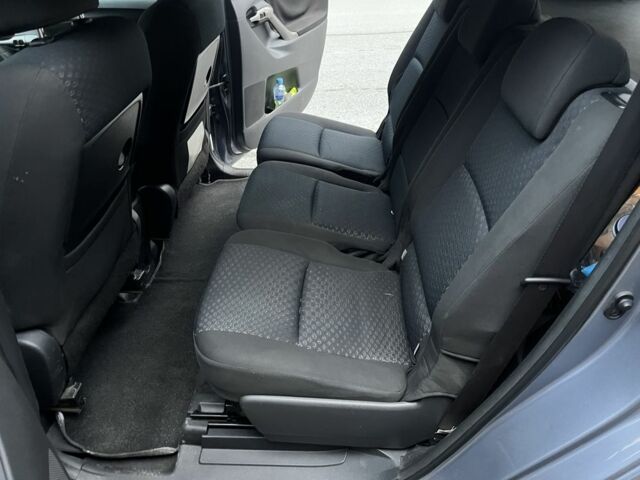 Синий Тойота Версо, объемом двигателя 2.2 л и пробегом 260 тыс. км за 9331 $, фото 6 на Automoto.ua