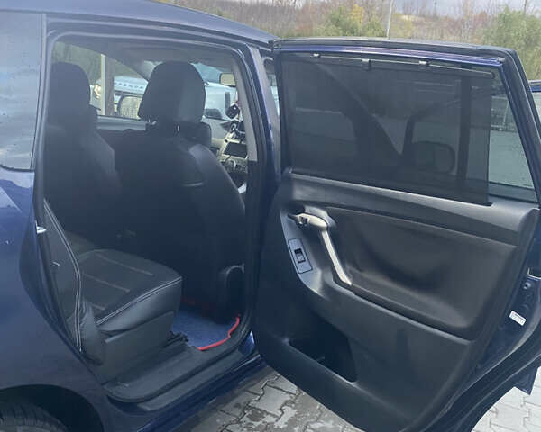 Синий Тойота Версо, объемом двигателя 2.2 л и пробегом 250 тыс. км за 8000 $, фото 19 на Automoto.ua