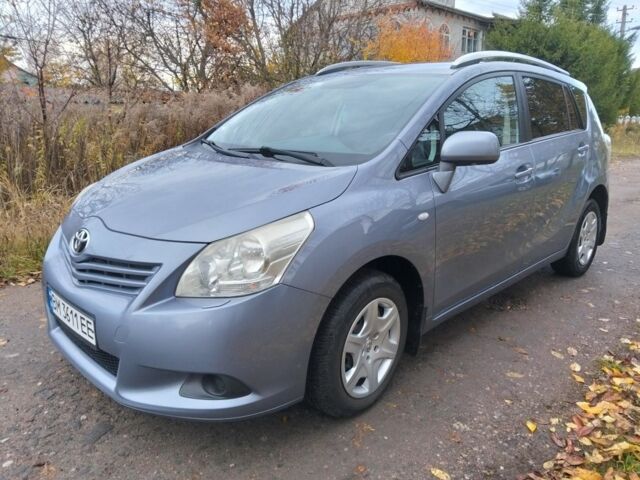 Синий Тойота Версо, объемом двигателя 2 л и пробегом 202 тыс. км за 8700 $, фото 2 на Automoto.ua