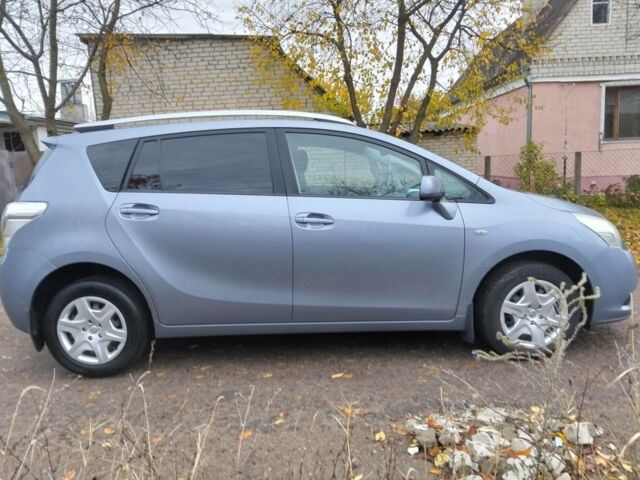 Синий Тойота Версо, объемом двигателя 2 л и пробегом 202 тыс. км за 8700 $, фото 3 на Automoto.ua