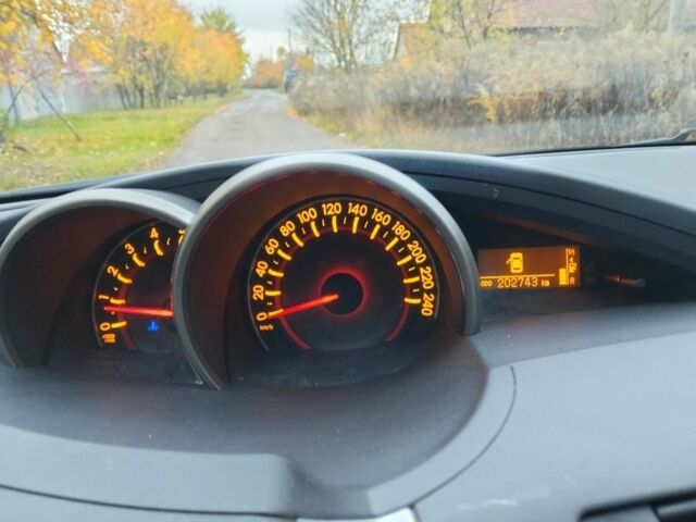 Синий Тойота Версо, объемом двигателя 2 л и пробегом 202 тыс. км за 8700 $, фото 8 на Automoto.ua