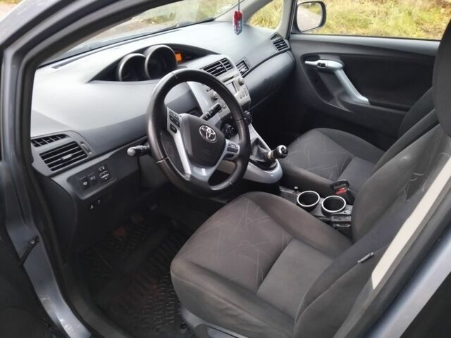 Синий Тойота Версо, объемом двигателя 2 л и пробегом 202 тыс. км за 8700 $, фото 12 на Automoto.ua