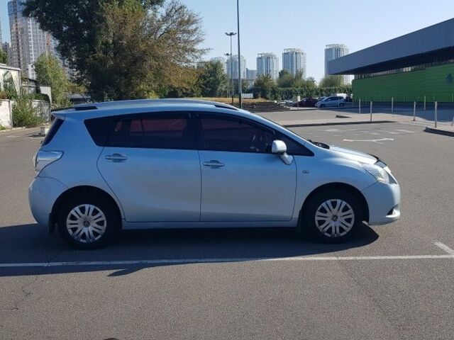 Синий Тойота Версо, объемом двигателя 1.6 л и пробегом 214 тыс. км за 6300 $, фото 3 на Automoto.ua