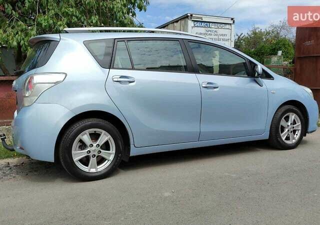 Синій Тойота Версо, об'ємом двигуна 2 л та пробігом 231 тис. км за 9200 $, фото 13 на Automoto.ua