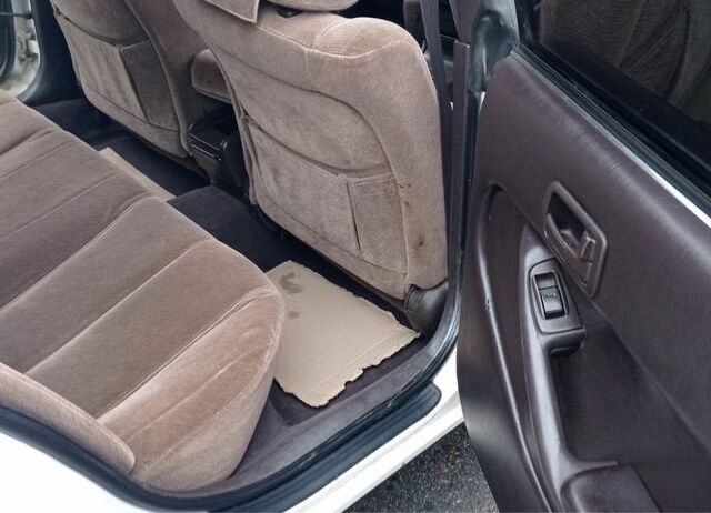 Білий Тойота Віста, об'ємом двигуна 1.8 л та пробігом 380 тис. км за 1700 $, фото 4 на Automoto.ua