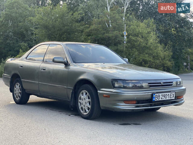 Серый Тойота Виста, объемом двигателя 2 л и пробегом 400 тыс. км за 1800 $, фото 2 на Automoto.ua