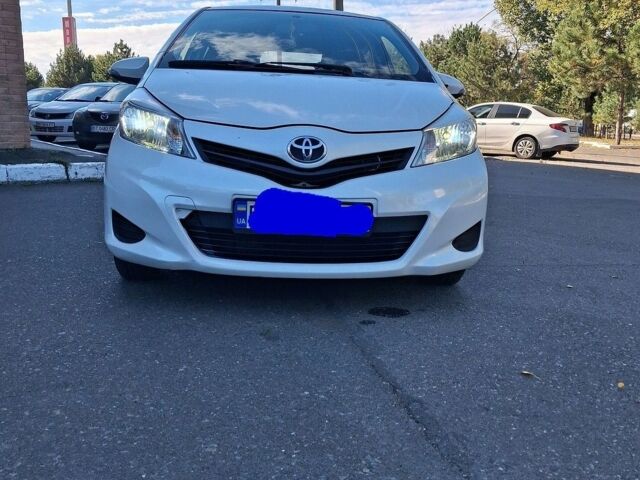Білий Тойота Вітз, об'ємом двигуна 1.3 л та пробігом 187 тис. км за 6000 $, фото 8 на Automoto.ua