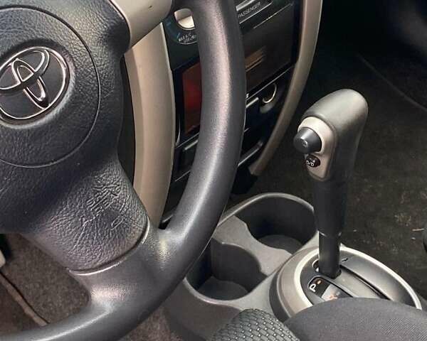 Серый Тойота ХА, объемом двигателя 1.5 л и пробегом 161 тыс. км за 5100 $, фото 2 на Automoto.ua