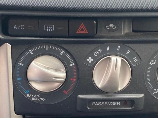 Серый Тойота ХА, объемом двигателя 1.5 л и пробегом 161 тыс. км за 5100 $, фото 6 на Automoto.ua