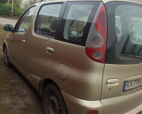 Бежевий Тойота Яріс Версо, об'ємом двигуна 1.3 л та пробігом 495 тис. км за 2500 $, фото 4 на Automoto.ua