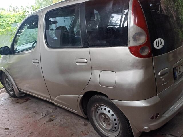 Сірий Тойота Яріс Версо, об'ємом двигуна 1.3 л та пробігом 389 тис. км за 0 $, фото 9 на Automoto.ua