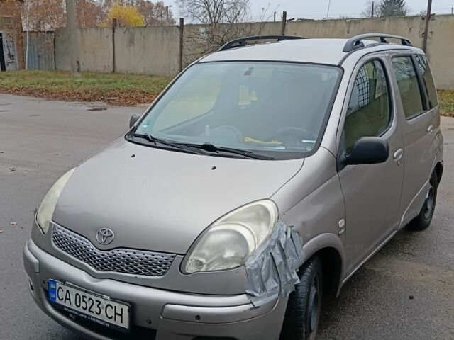 Серый Тойота Ярис Версо, объемом двигателя 1.3 л и пробегом 280 тыс. км за 3300 $, фото 5 на Automoto.ua