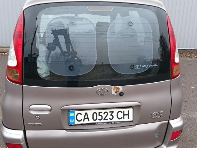 Серый Тойота Ярис Версо, объемом двигателя 1.3 л и пробегом 280 тыс. км за 3300 $, фото 2 на Automoto.ua