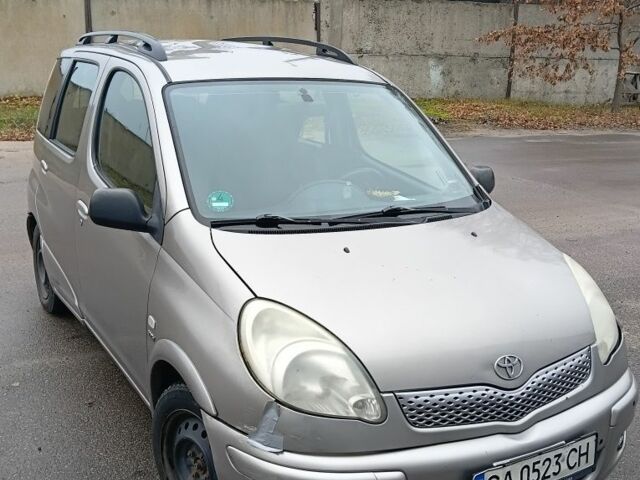 Серый Тойота Ярис Версо, объемом двигателя 1.3 л и пробегом 280 тыс. км за 3300 $, фото 4 на Automoto.ua