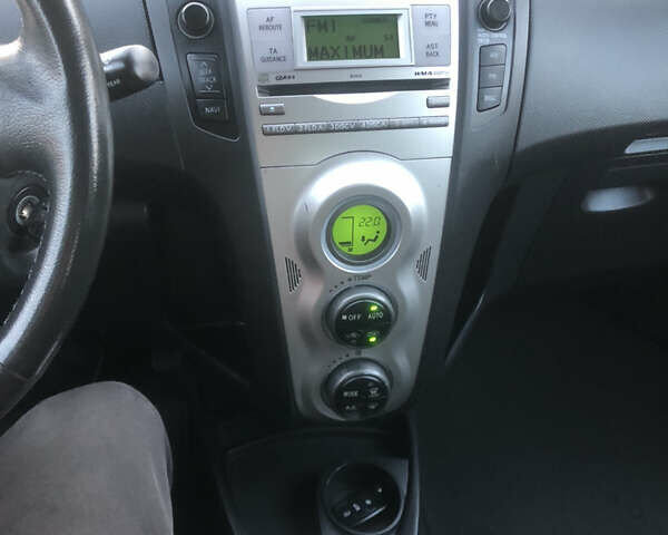 Білий Тойота Яріс, об'ємом двигуна 1.3 л та пробігом 190 тис. км за 6900 $, фото 17 на Automoto.ua