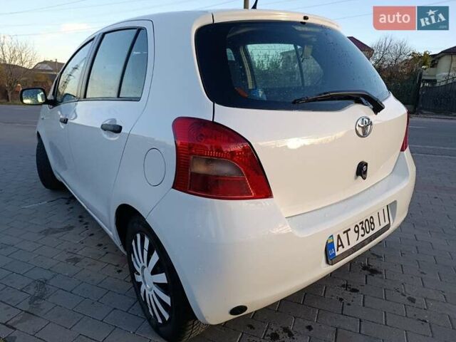 Білий Тойота Яріс, об'ємом двигуна 1.3 л та пробігом 290 тис. км за 5000 $, фото 1 на Automoto.ua