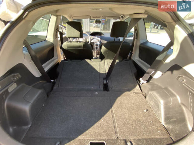 Белый Тойота Ярис, объемом двигателя 1.4 л и пробегом 229 тыс. км за 5000 $, фото 17 на Automoto.ua