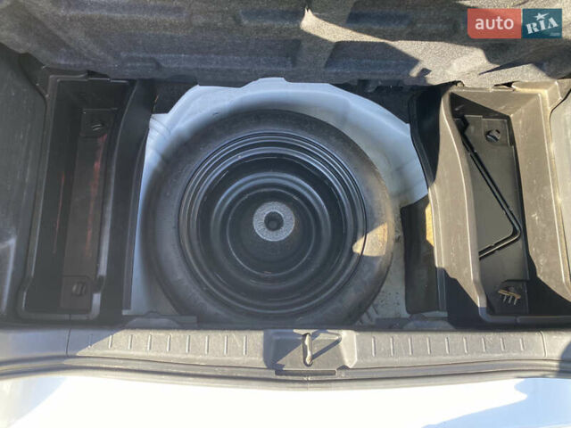 Белый Тойота Ярис, объемом двигателя 1.4 л и пробегом 229 тыс. км за 5000 $, фото 18 на Automoto.ua