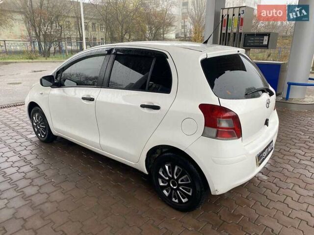 Білий Тойота Яріс, об'ємом двигуна 1 л та пробігом 197 тис. км за 5500 $, фото 9 на Automoto.ua