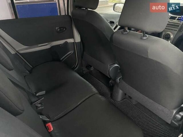 Білий Тойота Яріс, об'ємом двигуна 1 л та пробігом 197 тис. км за 5500 $, фото 16 на Automoto.ua