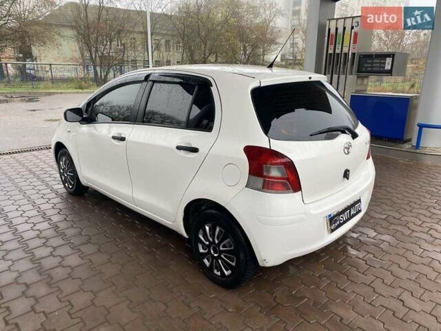 Білий Тойота Яріс, об'ємом двигуна 1 л та пробігом 197 тис. км за 5500 $, фото 8 на Automoto.ua