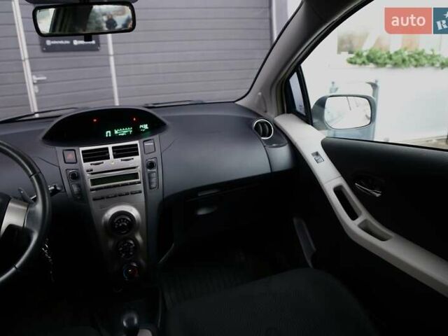 Білий Тойота Яріс, об'ємом двигуна 1.33 л та пробігом 178 тис. км за 6100 $, фото 13 на Automoto.ua