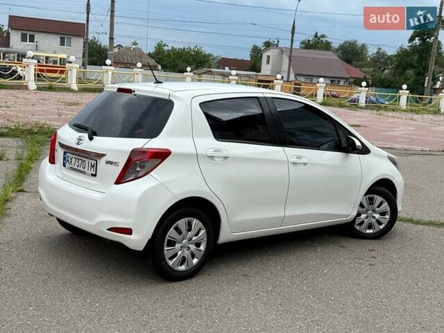 Білий Тойота Яріс, об'ємом двигуна 1.33 л та пробігом 115 тис. км за 8350 $, фото 9 на Automoto.ua